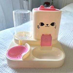 Small Cat-Themed Pet Feeder